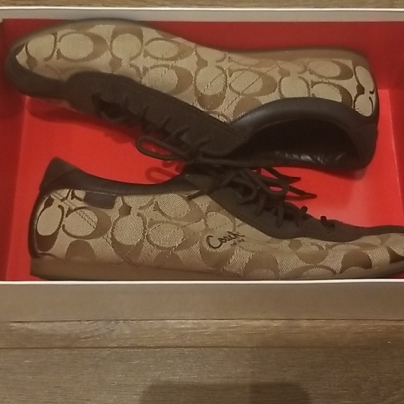 Used Coach GeeGee Sneakers Size 10 - Picture 9 of 9